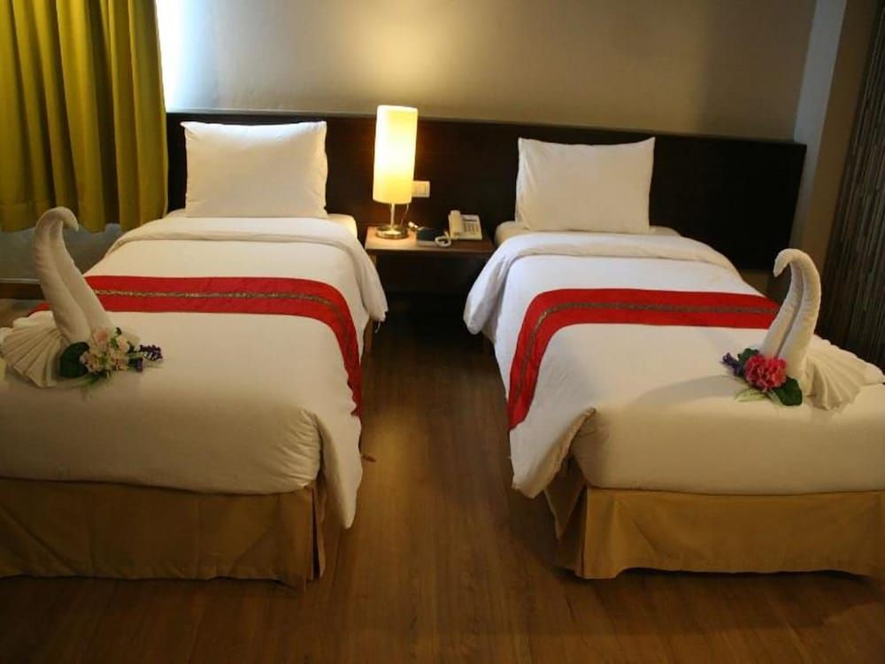 Aloha Hotel Hat Yai Superior Twin Room