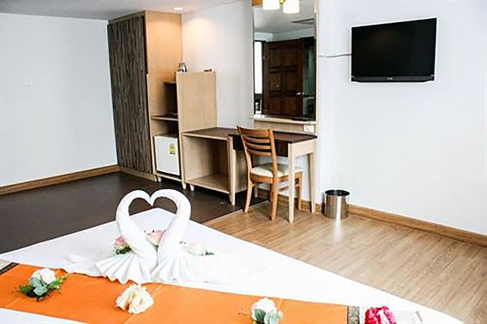 Aloha Hotel Hat Yai Family Room, 2 Bedrooms 14