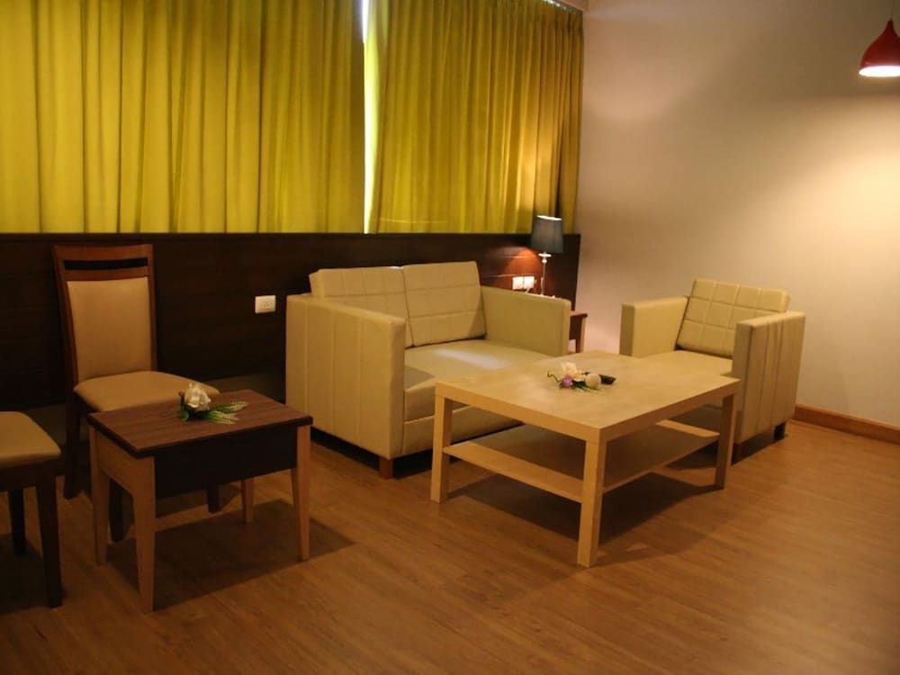 Aloha Hotel Hat Yai Family Room, 2 Bedrooms 13