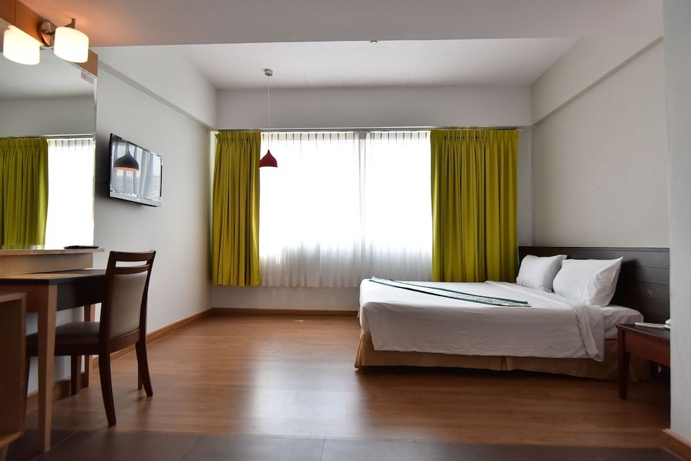 Aloha Hotel Hat Yai Family Room, 2 Bedrooms 6