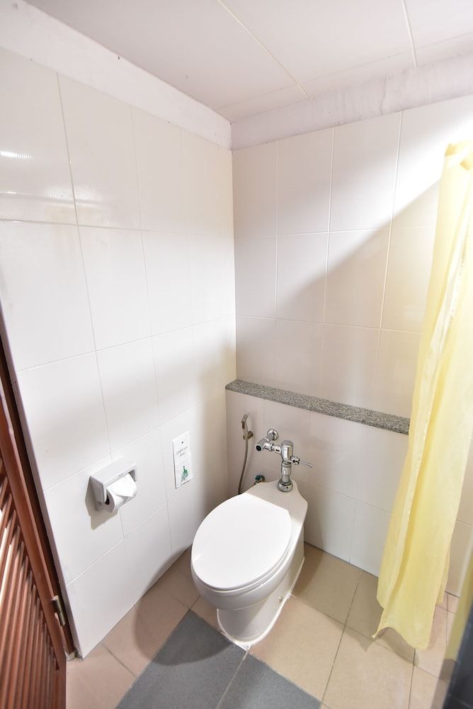 Aloha Hotel Hat Yai Family Room, 2 Bedrooms 10