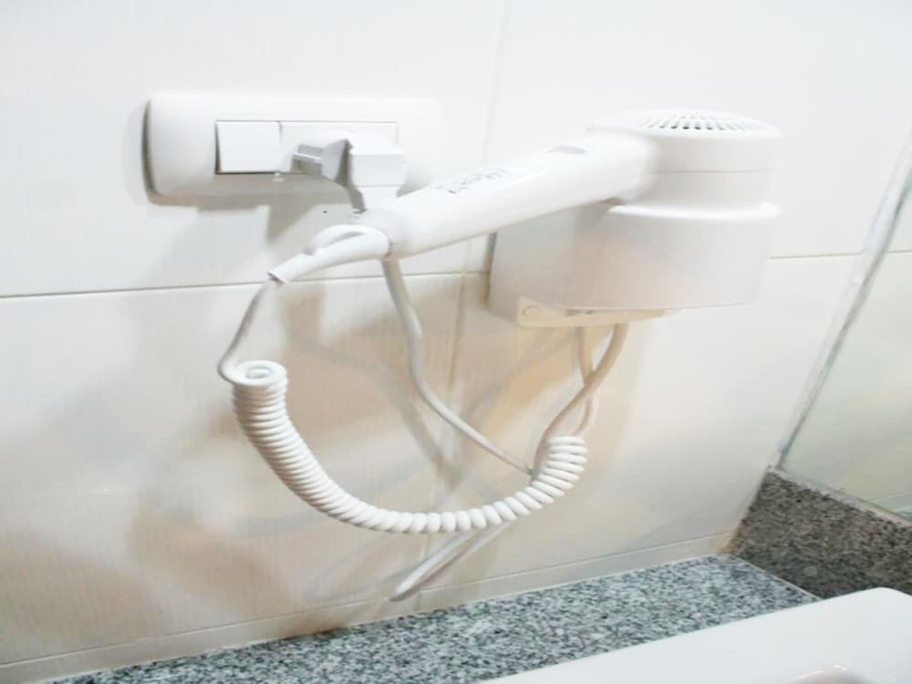 Aloha Hotel Hat Yai Deluxe Double Room 7