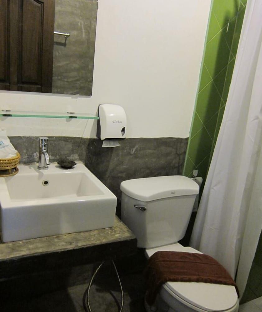 Deluxe Room (Pool Side)