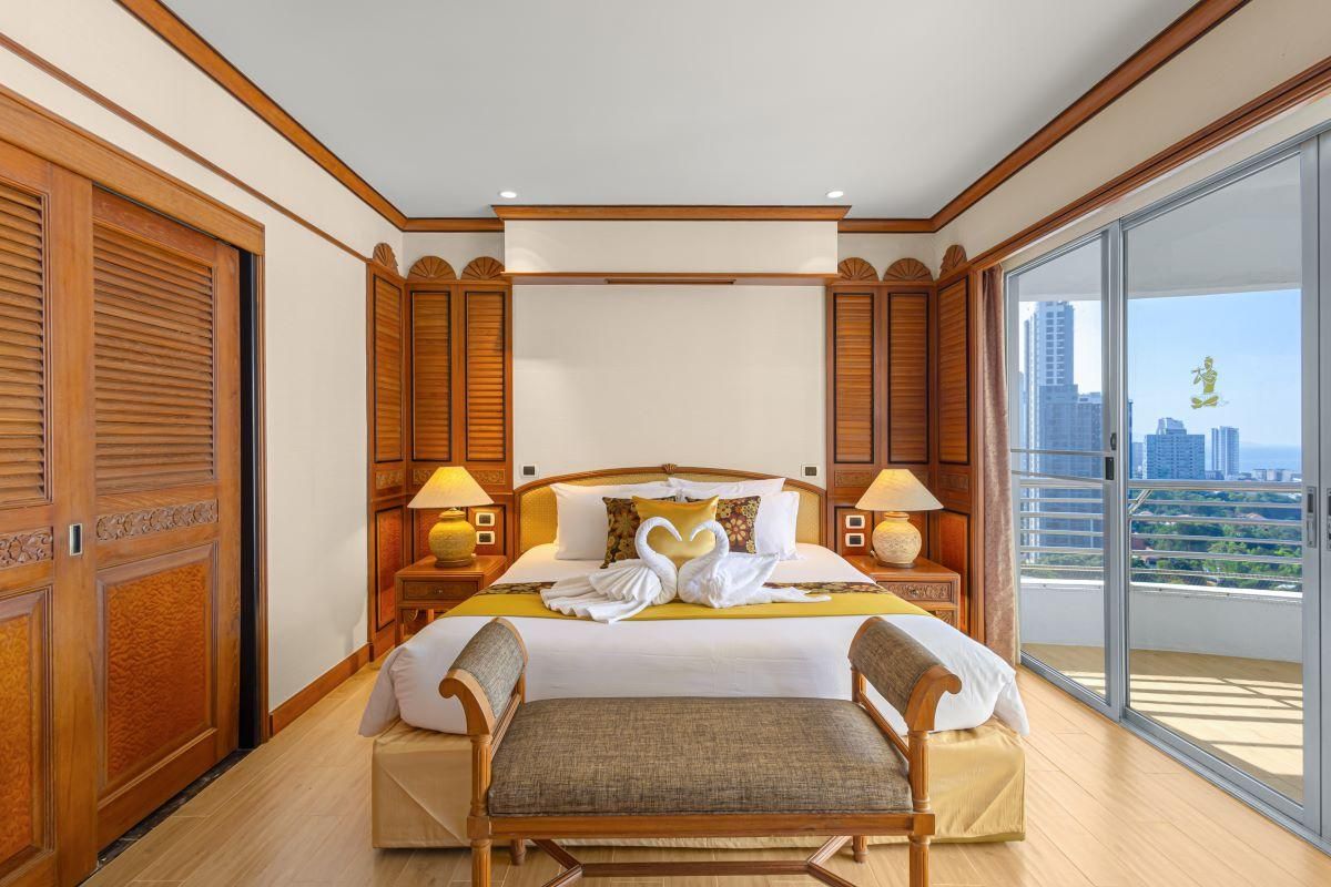 2-Bedroom Royal Suite