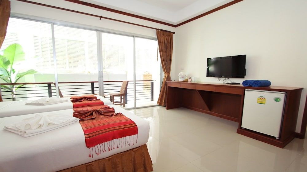 The Orchid House Standard Connecting Room 4