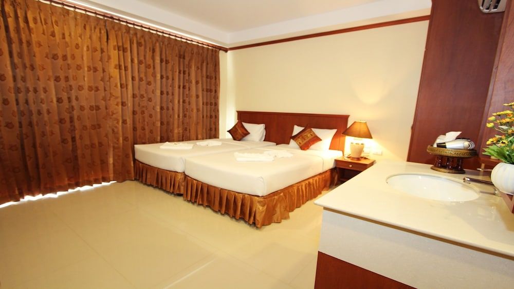 The Orchid House Superior Connecting Room With Balcony 4