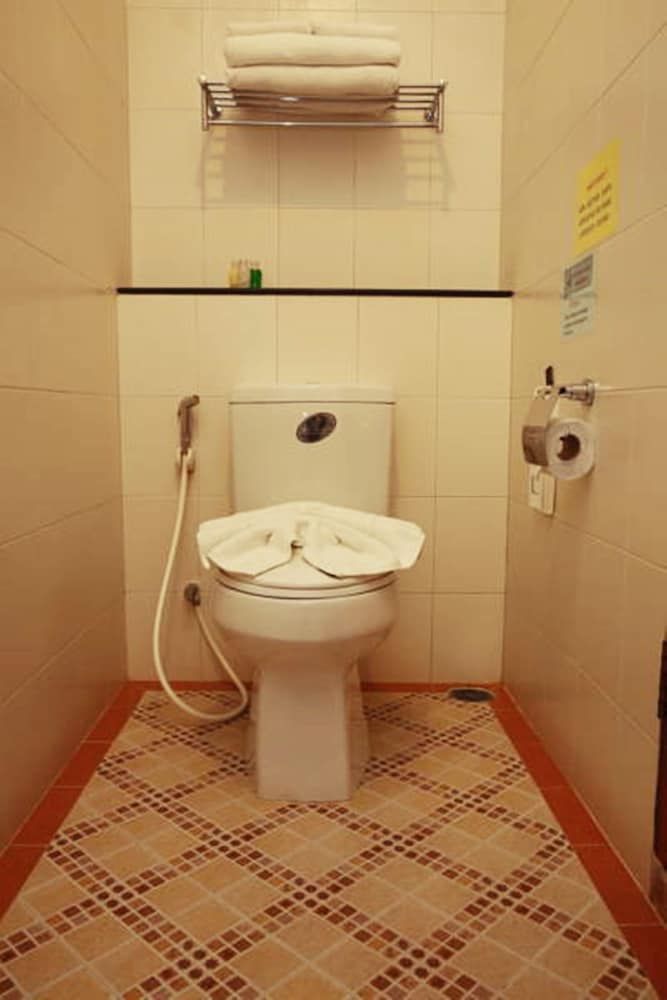 The Orchid House Standard Connecting Room 8