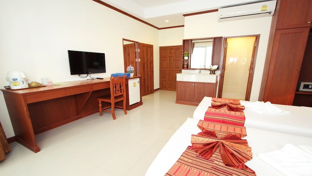 The Orchid House Standard Connecting Room 10