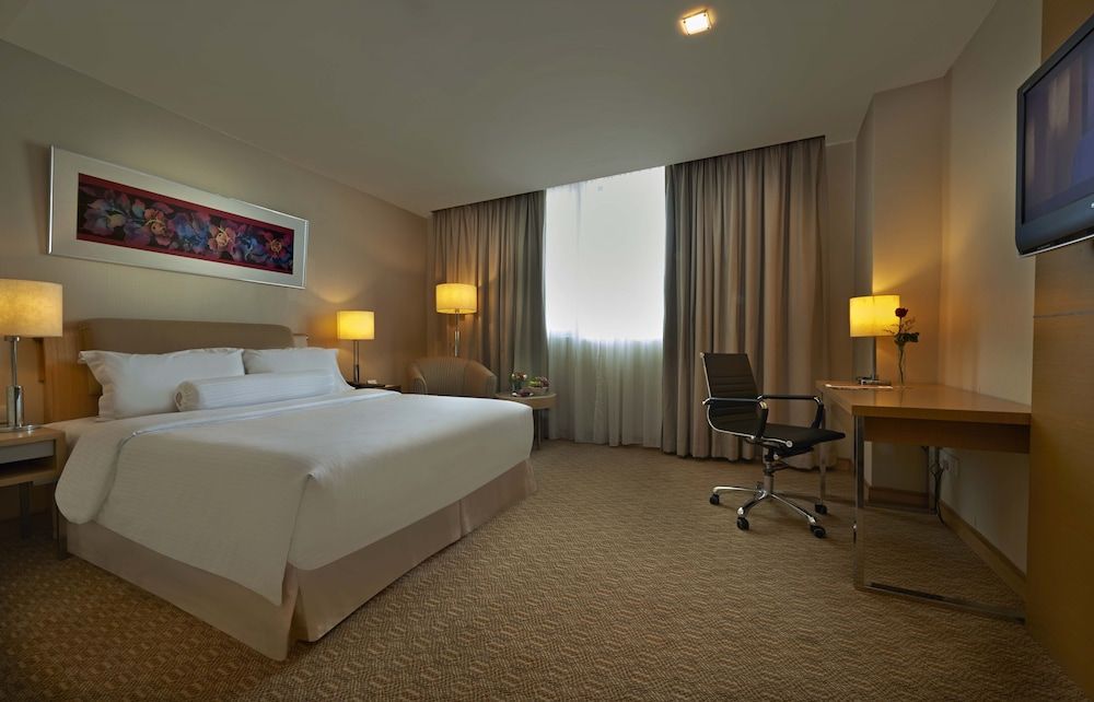 undefined Royale Chulan The Curve 9