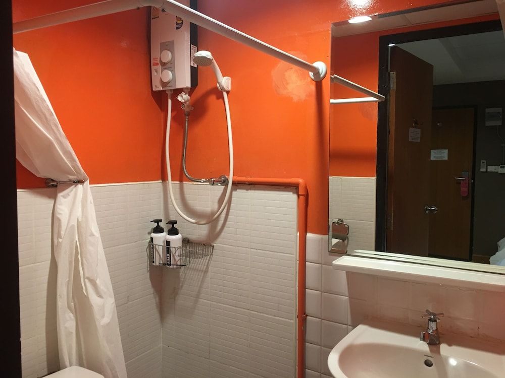 Room@Doze Large Double or Twin Room 3