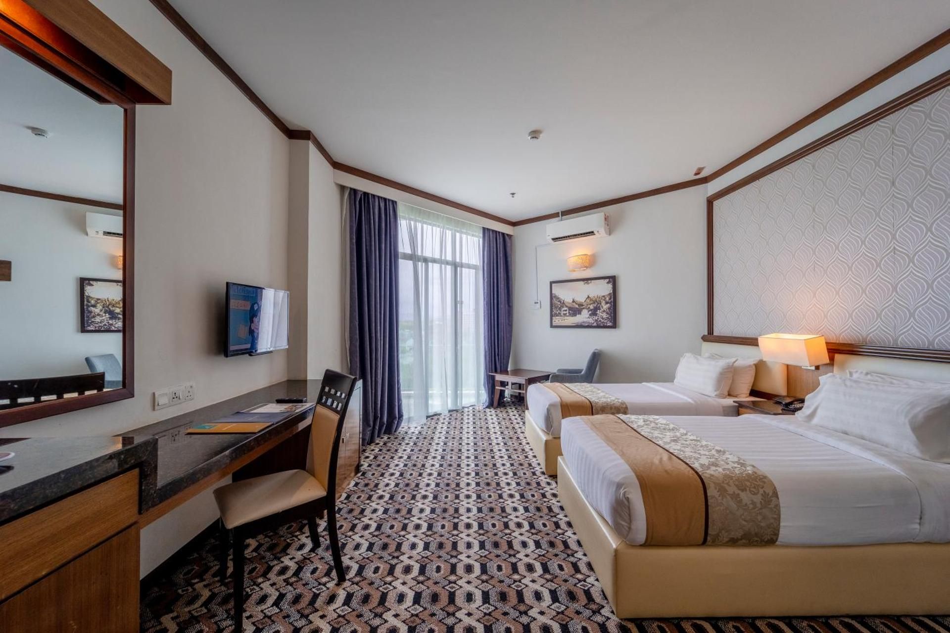 Superior Twin Room with One-Time Shell Out Dining for 2