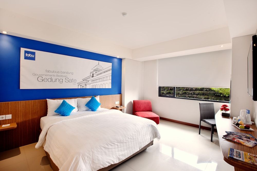 Deluxe Room, City View