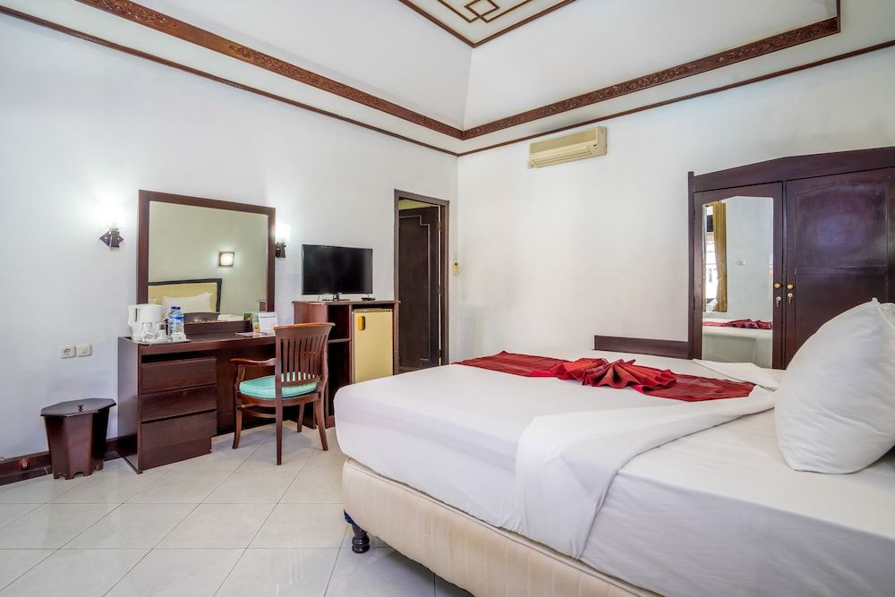 Deluxe Room, Pool View