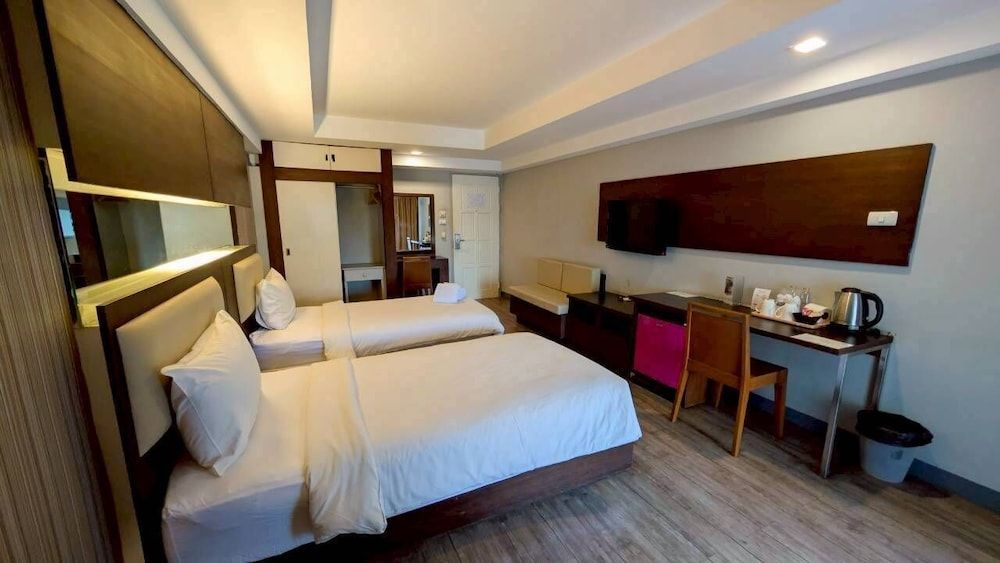 undefined Tara Garden 10