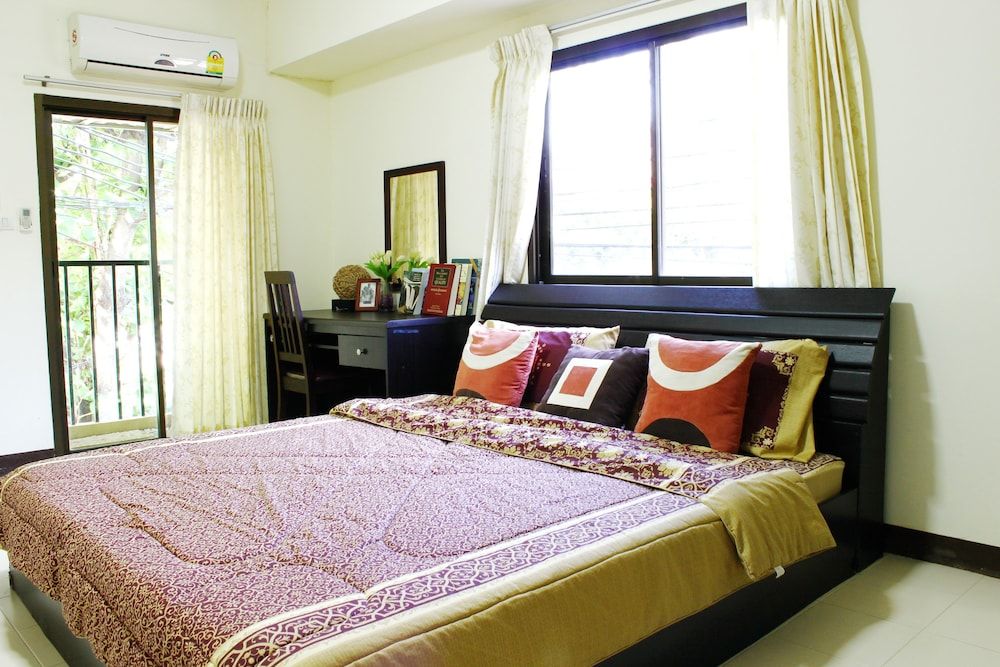 undefined The European Place 2