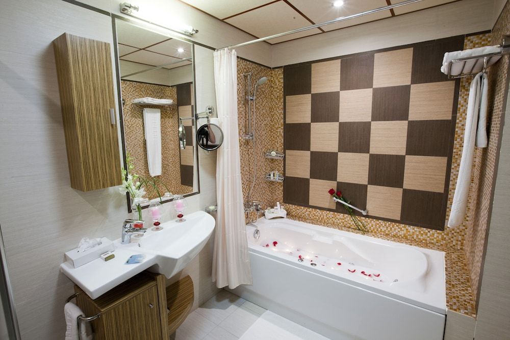 undefined Elite Crystal Hotel 8