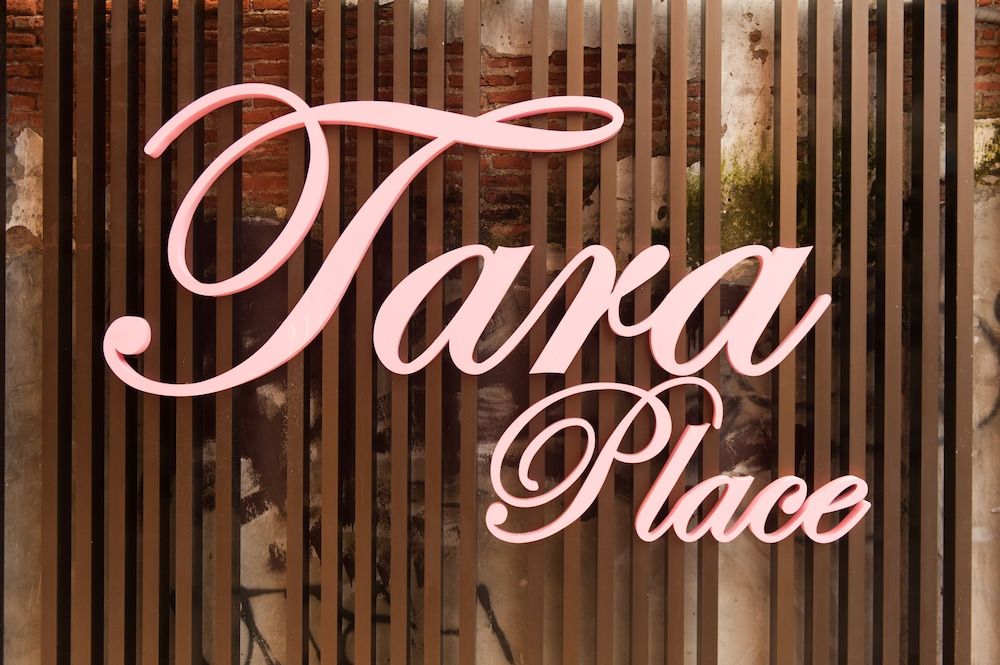 undefined Tara Place 9