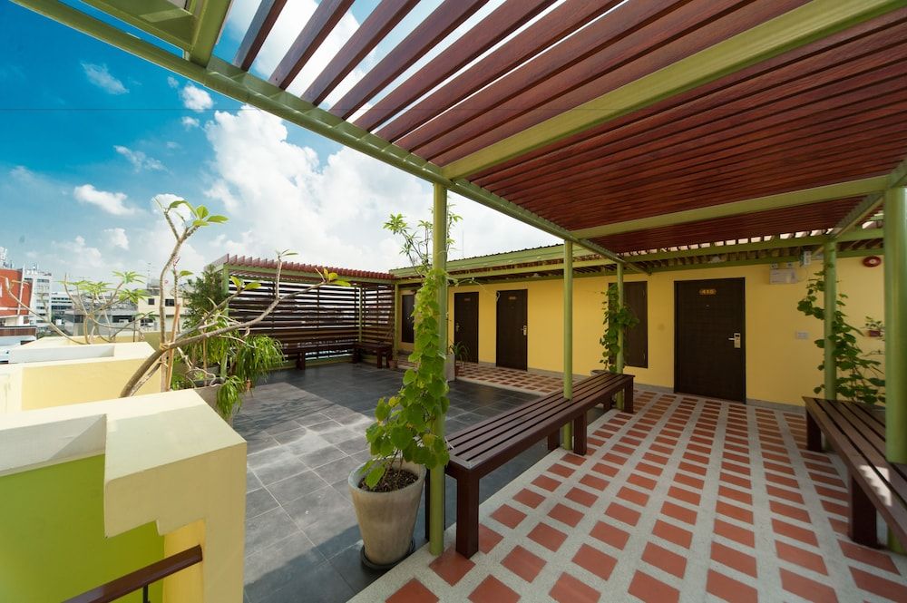 undefined Tara Place 8