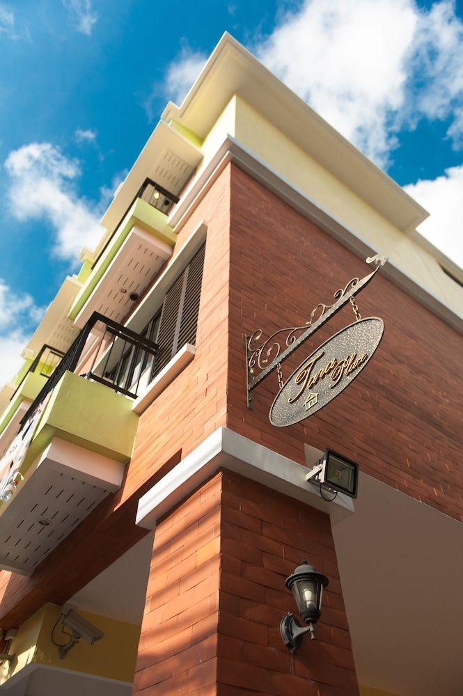 undefined Tara Place 2