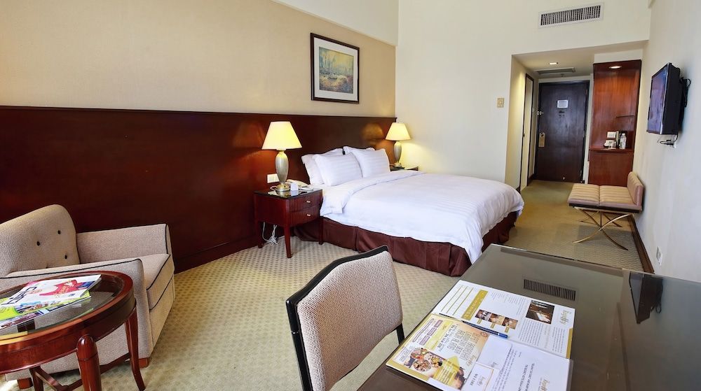 Superior Room, 1 King Bed, Non Smoking, City View