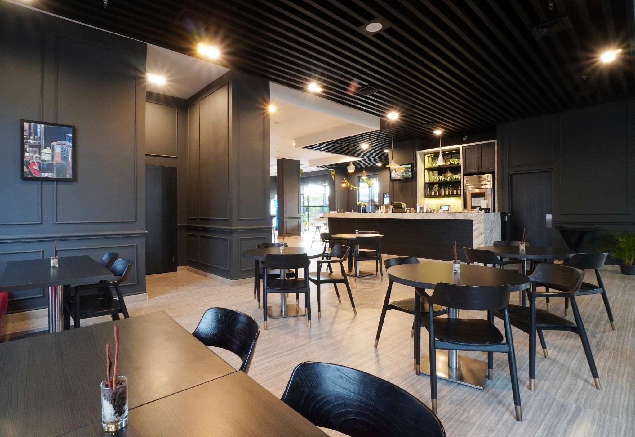 undefined Swiss-Belinn Cawang 6