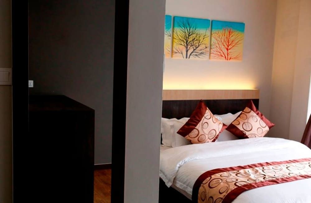Standard Queen Room