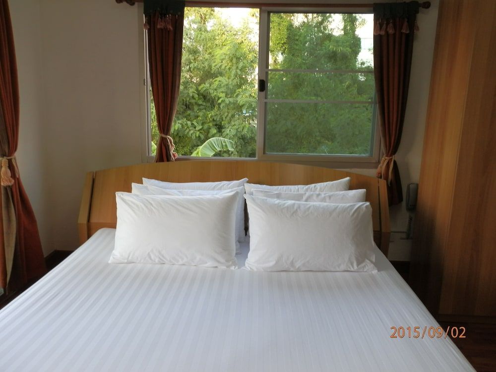 Sandy Serviced Apartment Basic Double Room 4