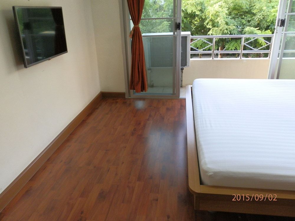 Sandy Serviced Apartment Basic Double Room 12