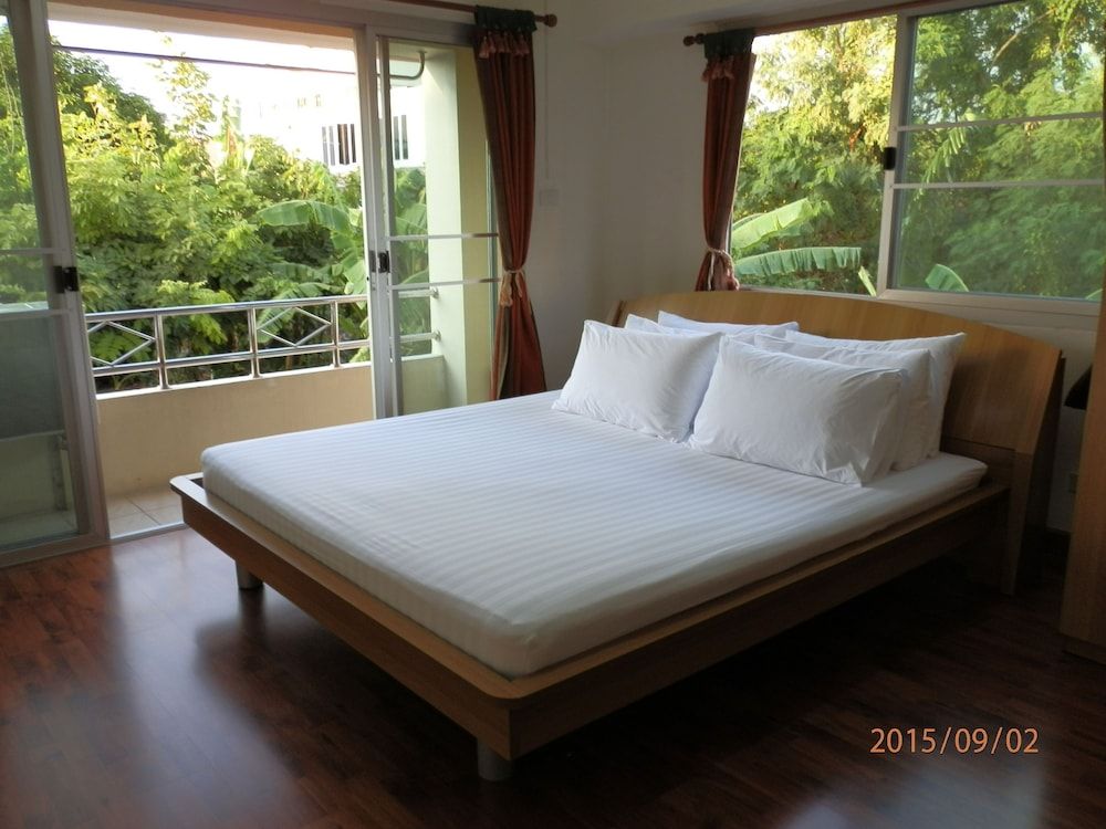 Sandy Serviced Apartment Basic Double Room 3