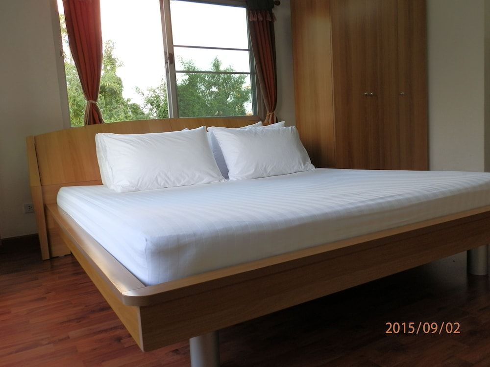 Sandy Serviced Apartment Basic Double Room 5