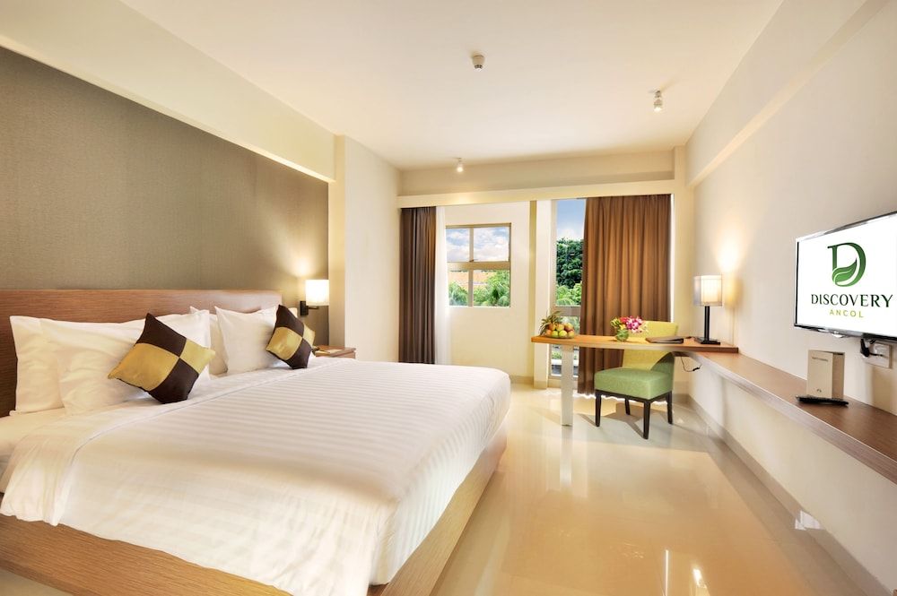 undefined Discovery Ancol 3