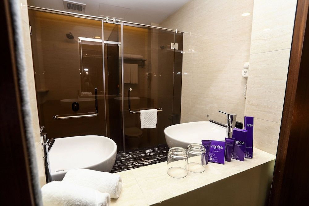 undefined Metro Hotel 2