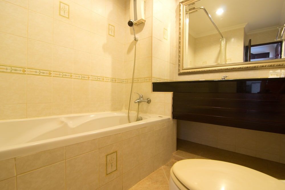 LK Mansion Deluxe Room 7