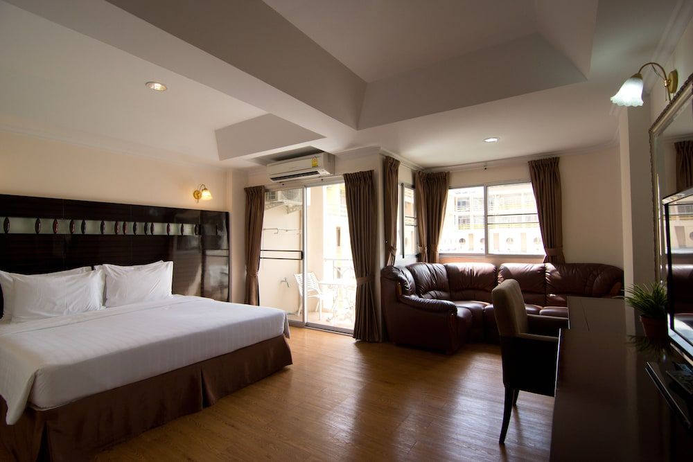 LK Mansion Deluxe Room