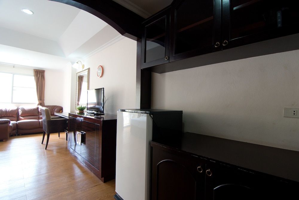 LK Mansion Deluxe Room 8