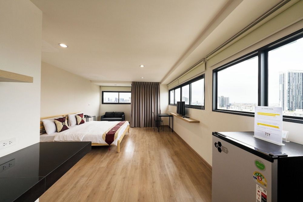 undefined L.A.Tower Hotel