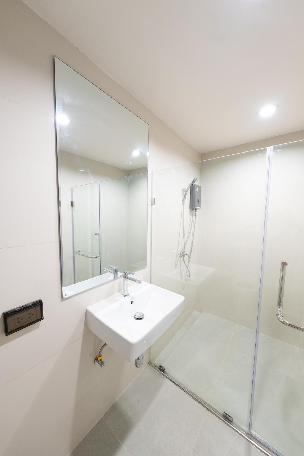 undefined L.A.Tower Hotel 4