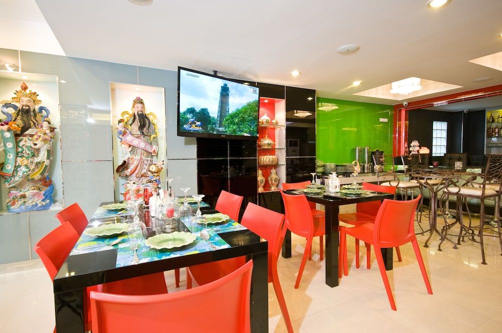 undefined Burnt Oak 7