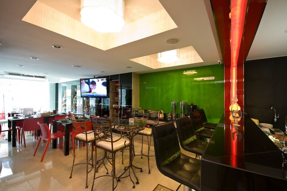 undefined Burnt Oak 5