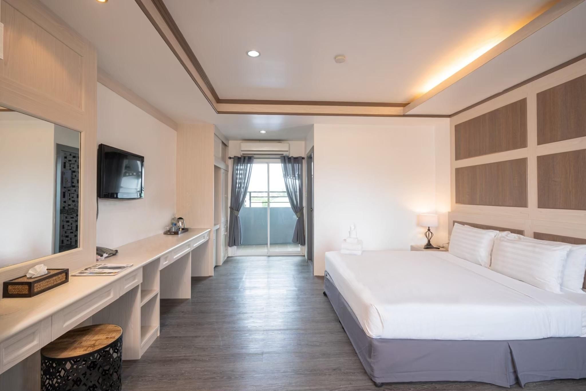 Deluxe King Room