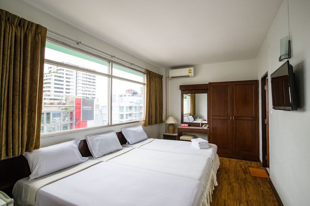 Standard Triple Room, Bathtub
