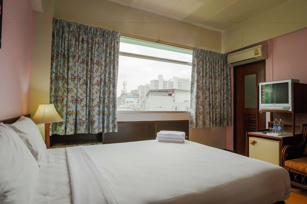 Standard Double Room, 1 Queen Bed