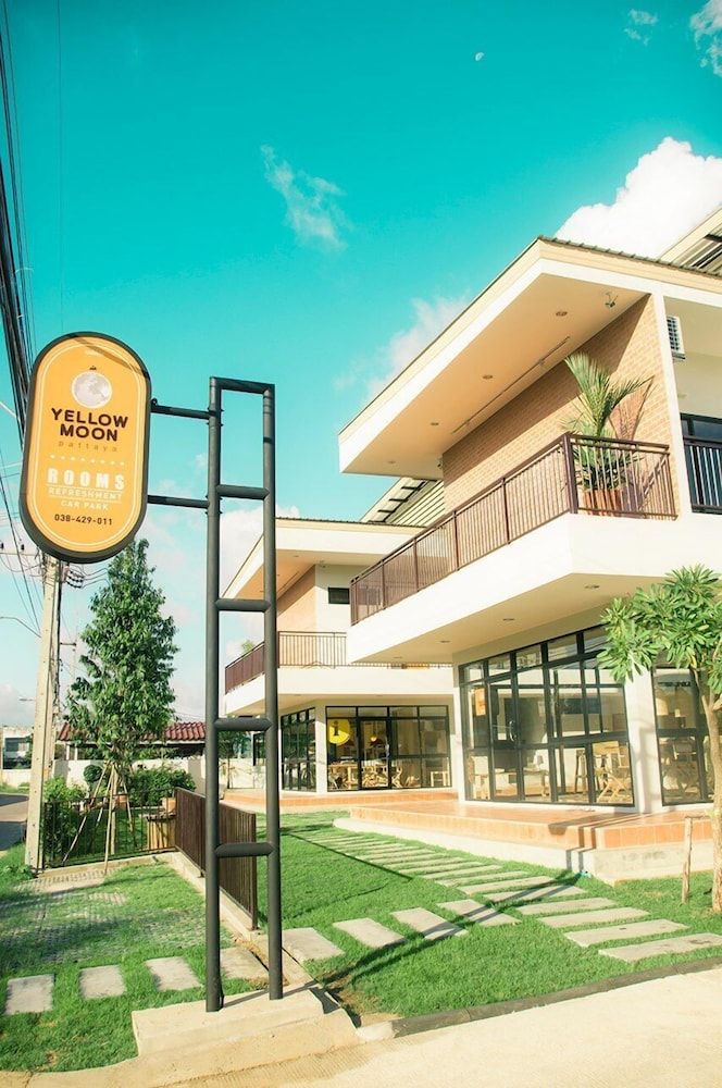 undefined Yellow Moon 4