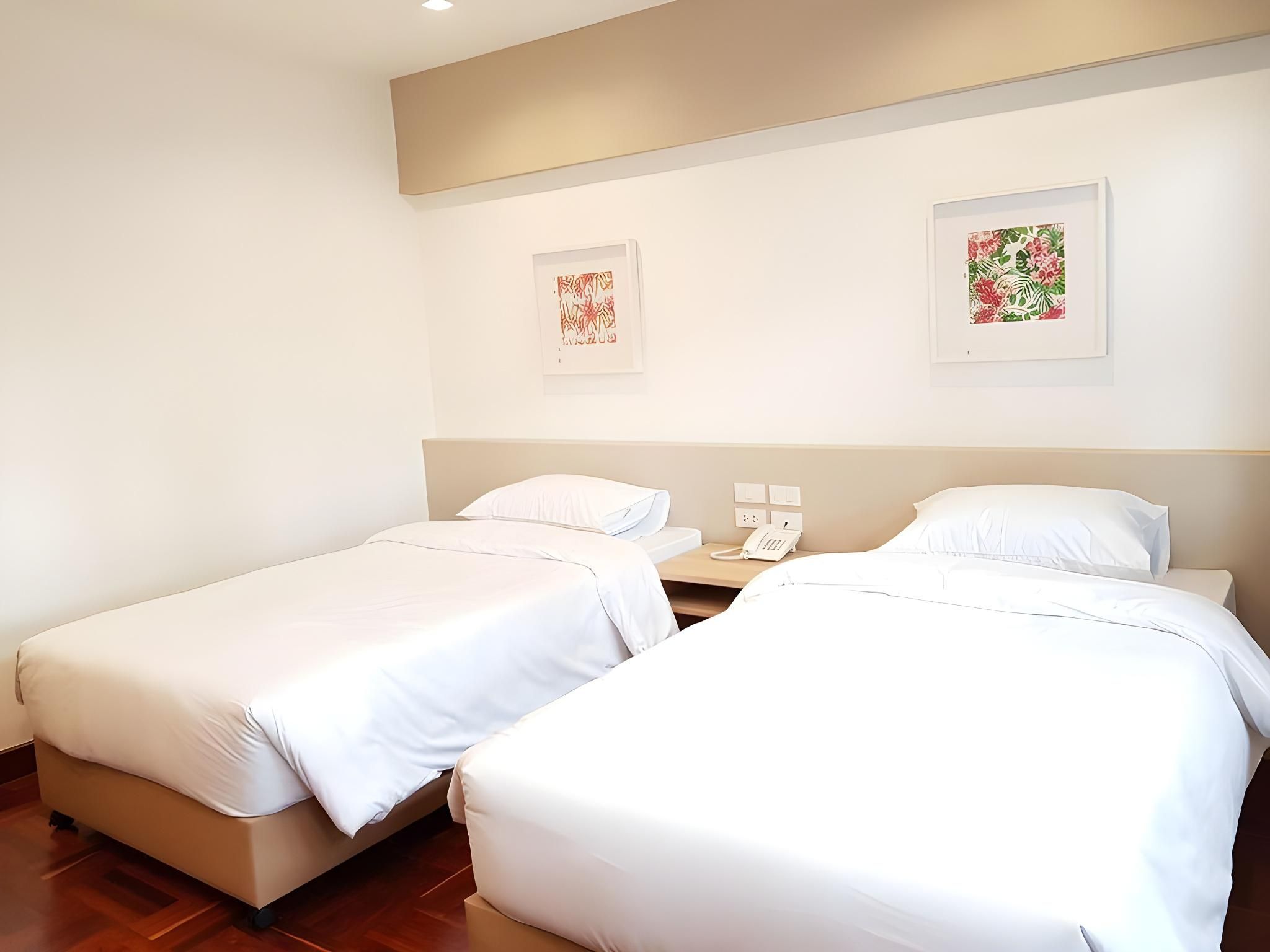 undefined Florida Hotel 4