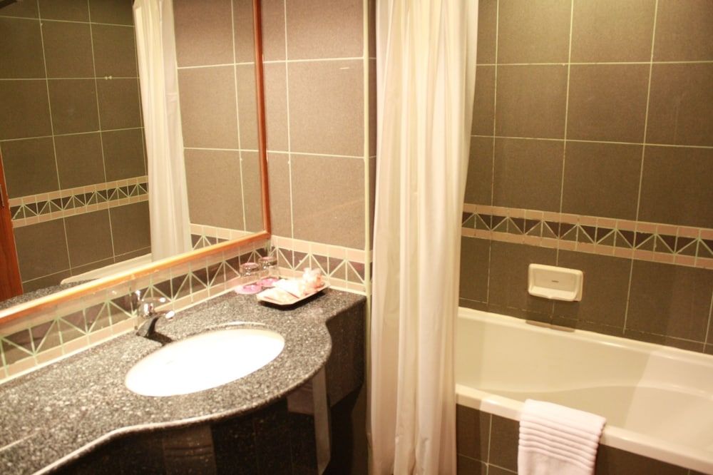 Garden Sea View Resort Superior Room, 1 Double or 2 Twin Beds, City View 8