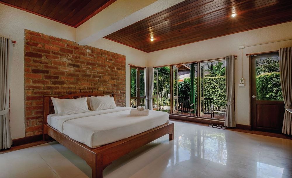 Peter Pan Resort Family Room with Garden View 2