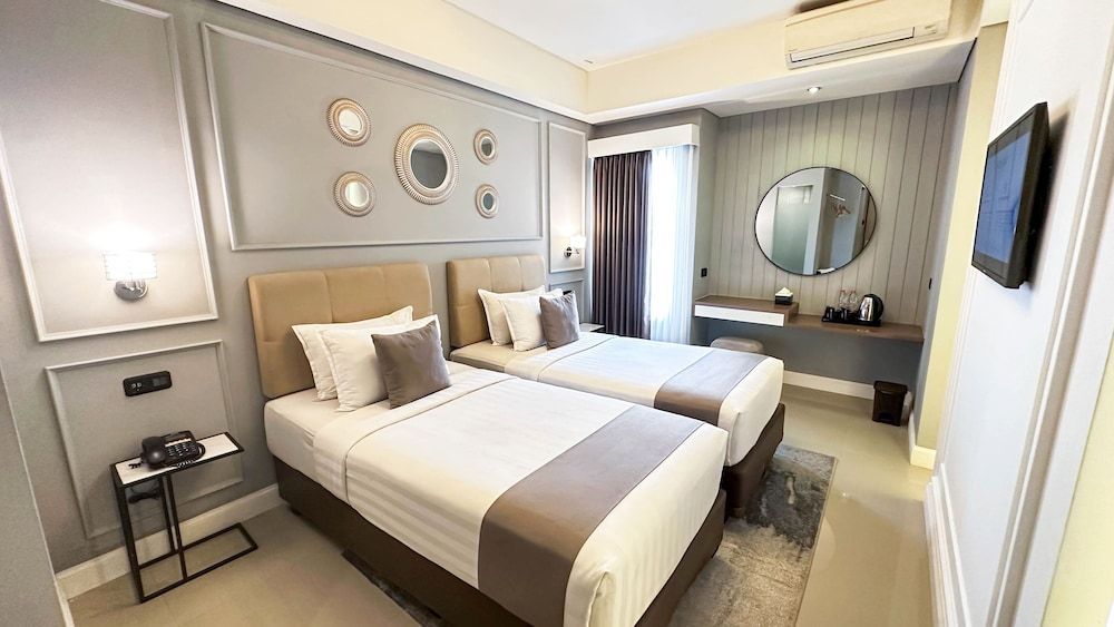 Deluxe Double or Twin Room