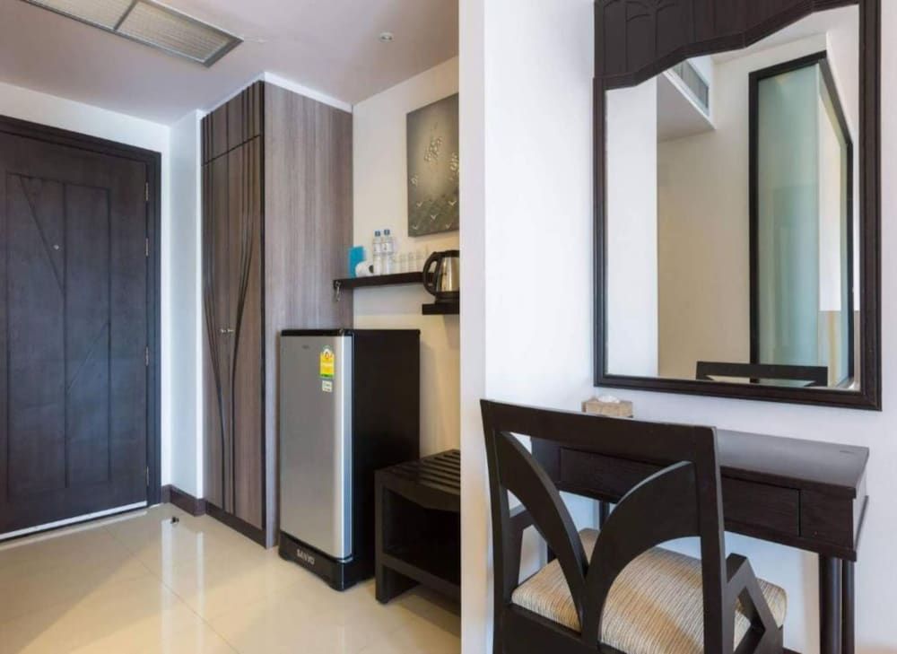 The BluEco Hotel Deluxe Double or Twin Room 9