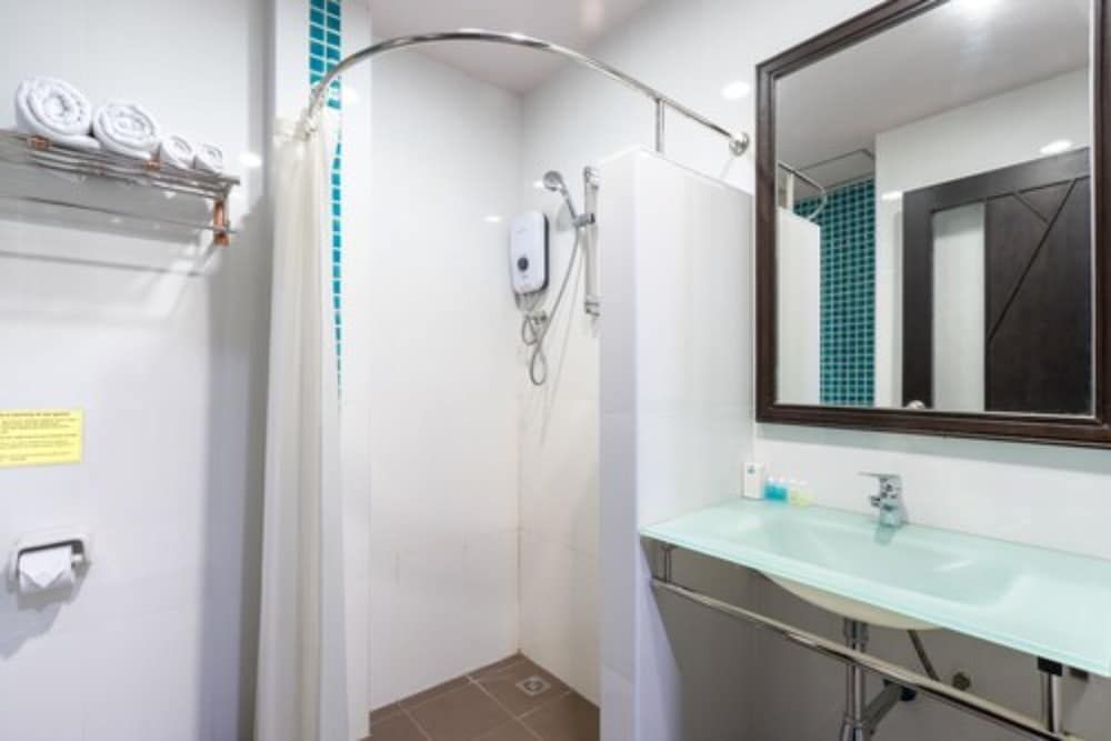 The BluEco Hotel Deluxe Double or Twin Room 12