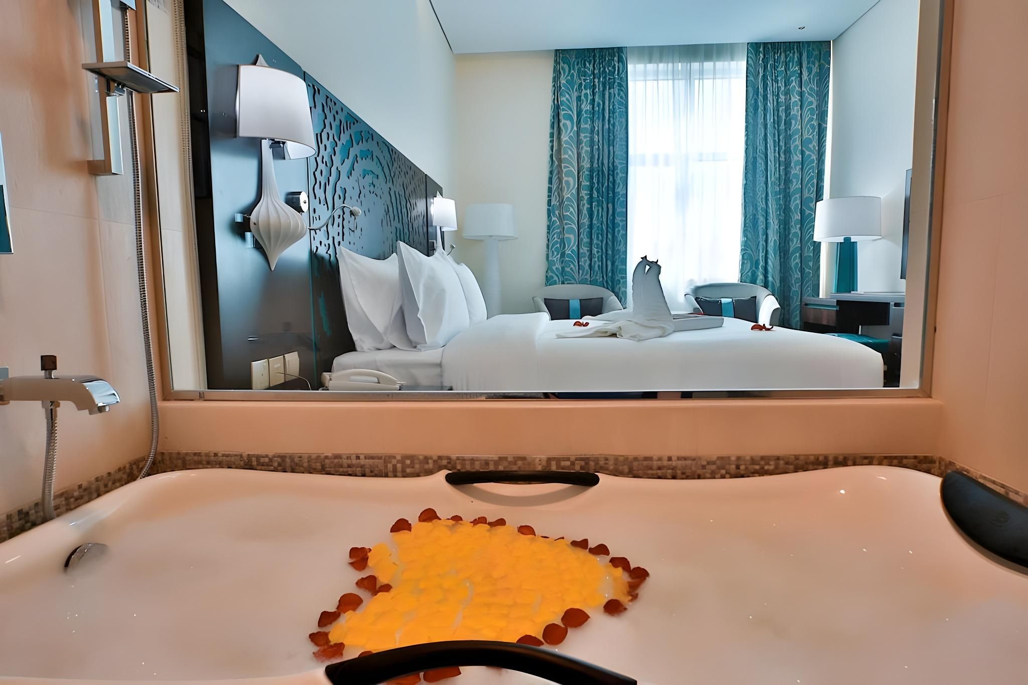 Signature Hotel Al Barsha Superior Room King Bed 6